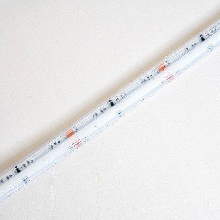 工厂批发COB幻彩灯带24v低压自粘全彩流水跑马追光音乐声控灯带